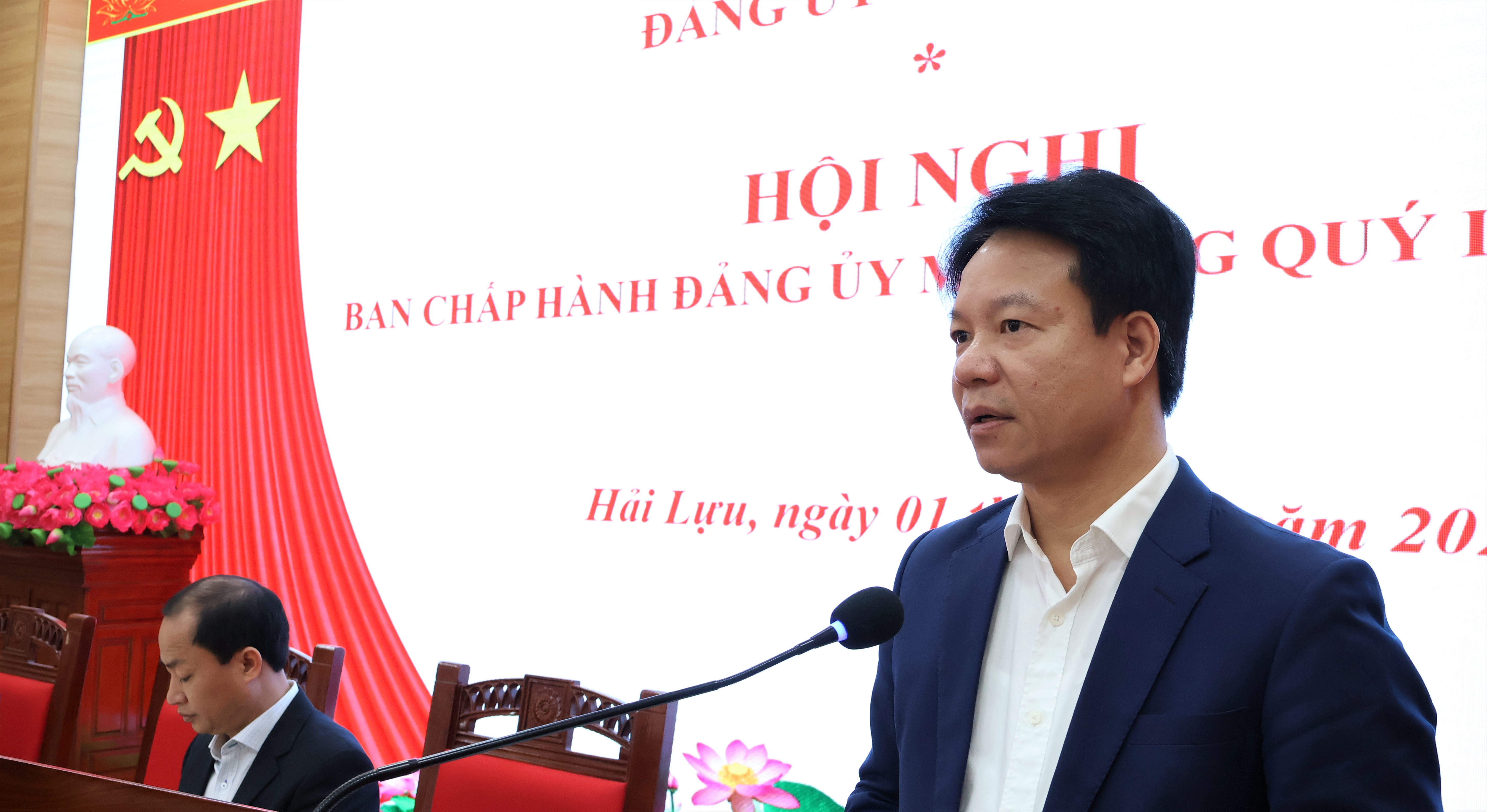 Đồng ch&iacute; Triệu Văn Ch&uacute;c, B&iacute; thư Đảng ủy, Chủ tịch HĐND x&atilde; ph&aacute;t biểu tại Hội nghị