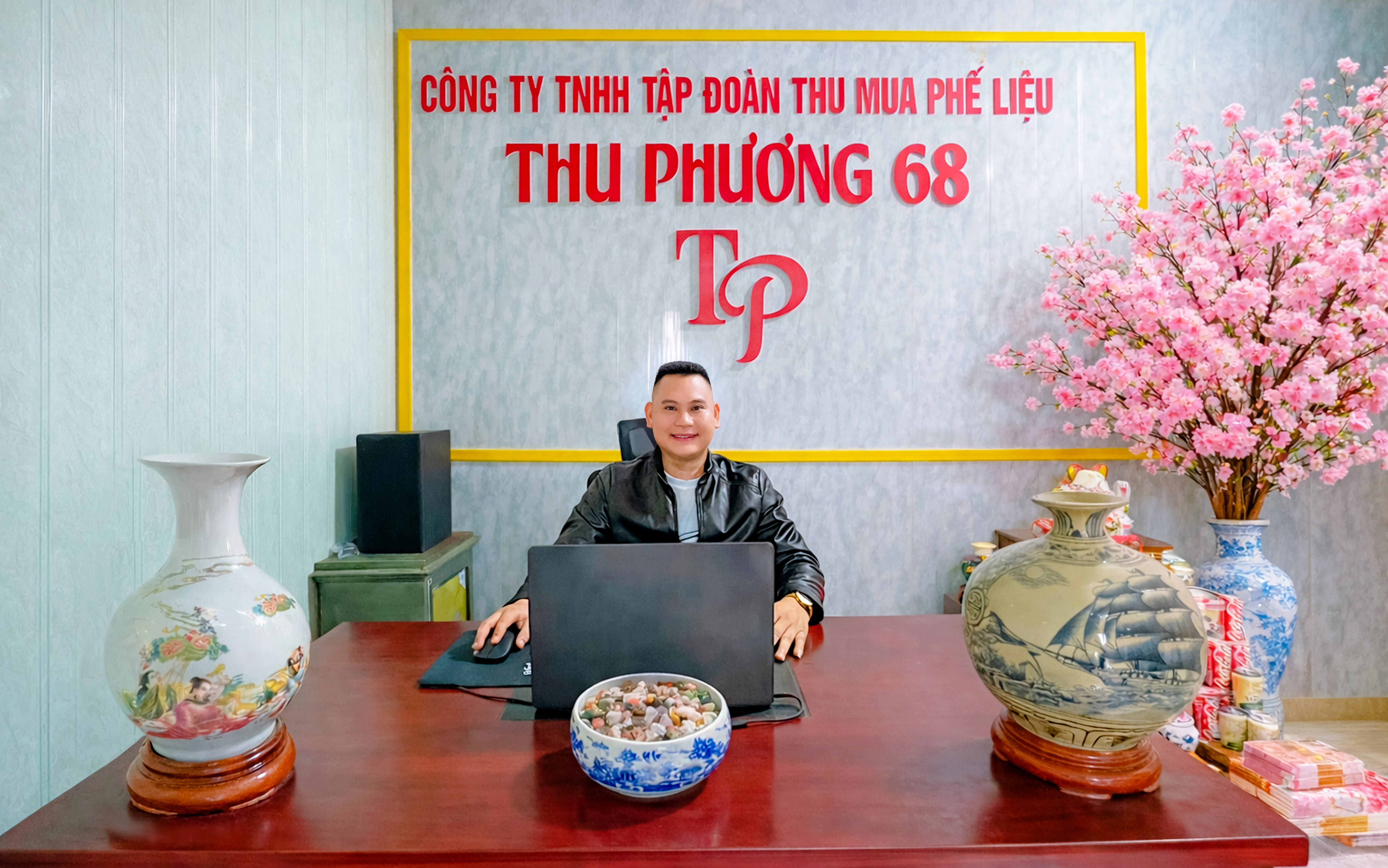 &Ocirc;ng Phạm Văn Thao - Ph&oacute; Gi&aacute;m đốc C&ocirc;ng ty TNHH Tập đo&agrave;n Thu mua Phế liệu Thu Phương 68, tại văn ph&ograve;ng l&agrave;m việc ở x&atilde; An Th&agrave;nh (TP Hải Ph&ograve;ng).