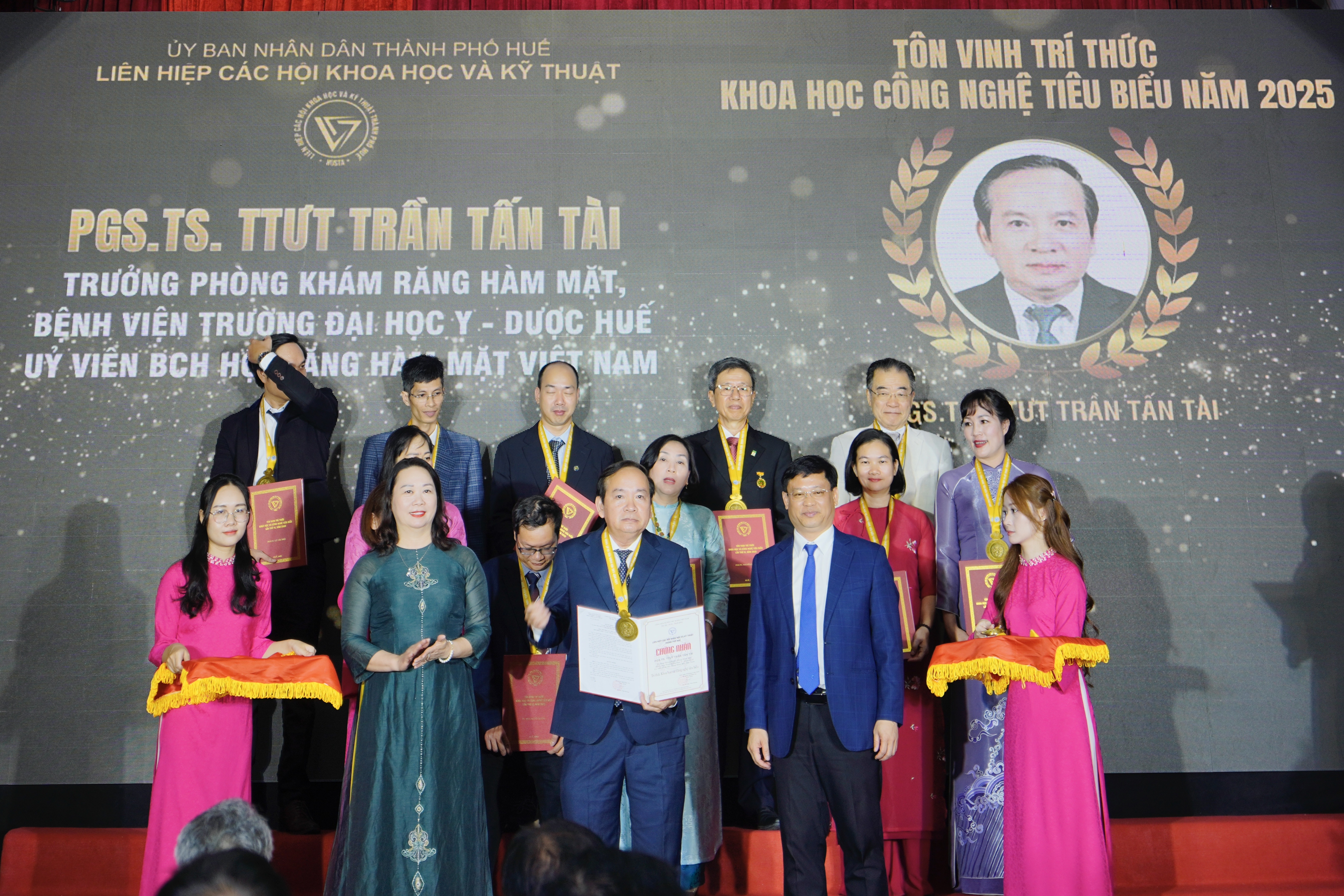 Huế vinh danh 15 tr&#237; thức khoa học c&#244;ng nghệ ti&#234;u biểu lần thứ IX - Ảnh 2
