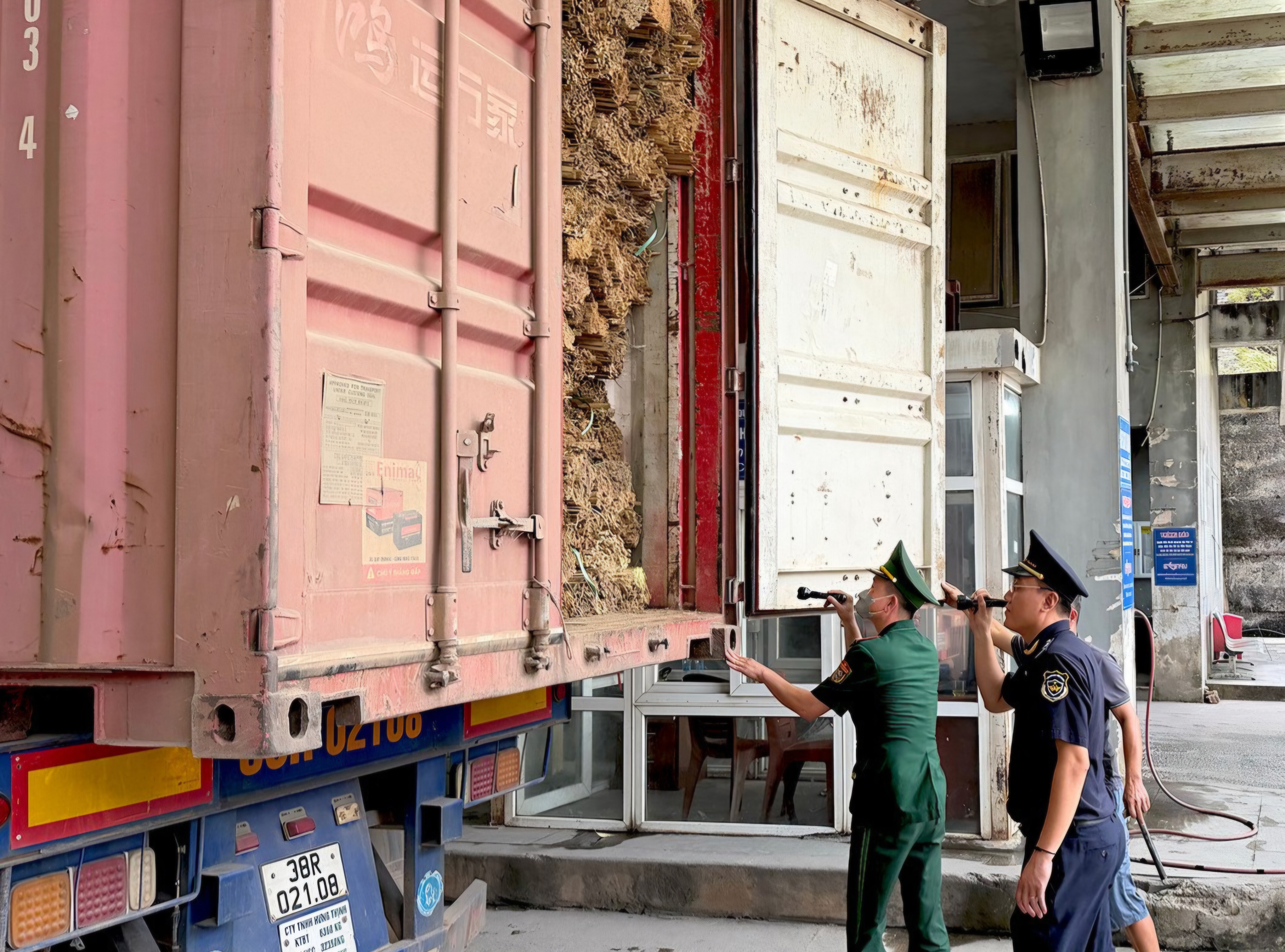 Hoạt động xuất nhập cảnh, xuất nhập khẩu tại Cửa khẩu quốc tế Cầu Treo, H&agrave; Tĩnh