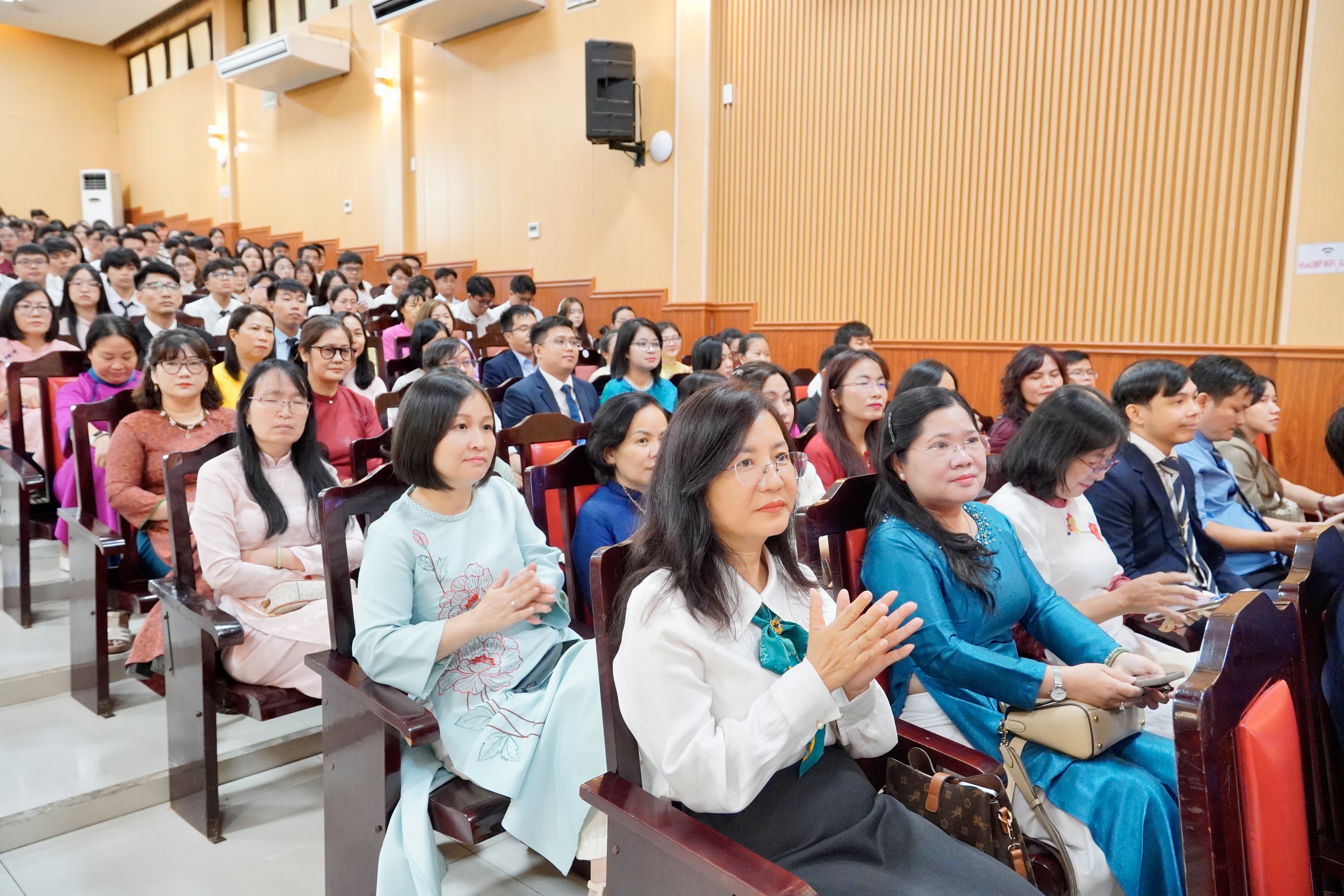 Gần 13.000 học viên, sinh viên đang được đào tạo tại Trường Đại học Y - Dược, Đại học Huế - Ảnh 2