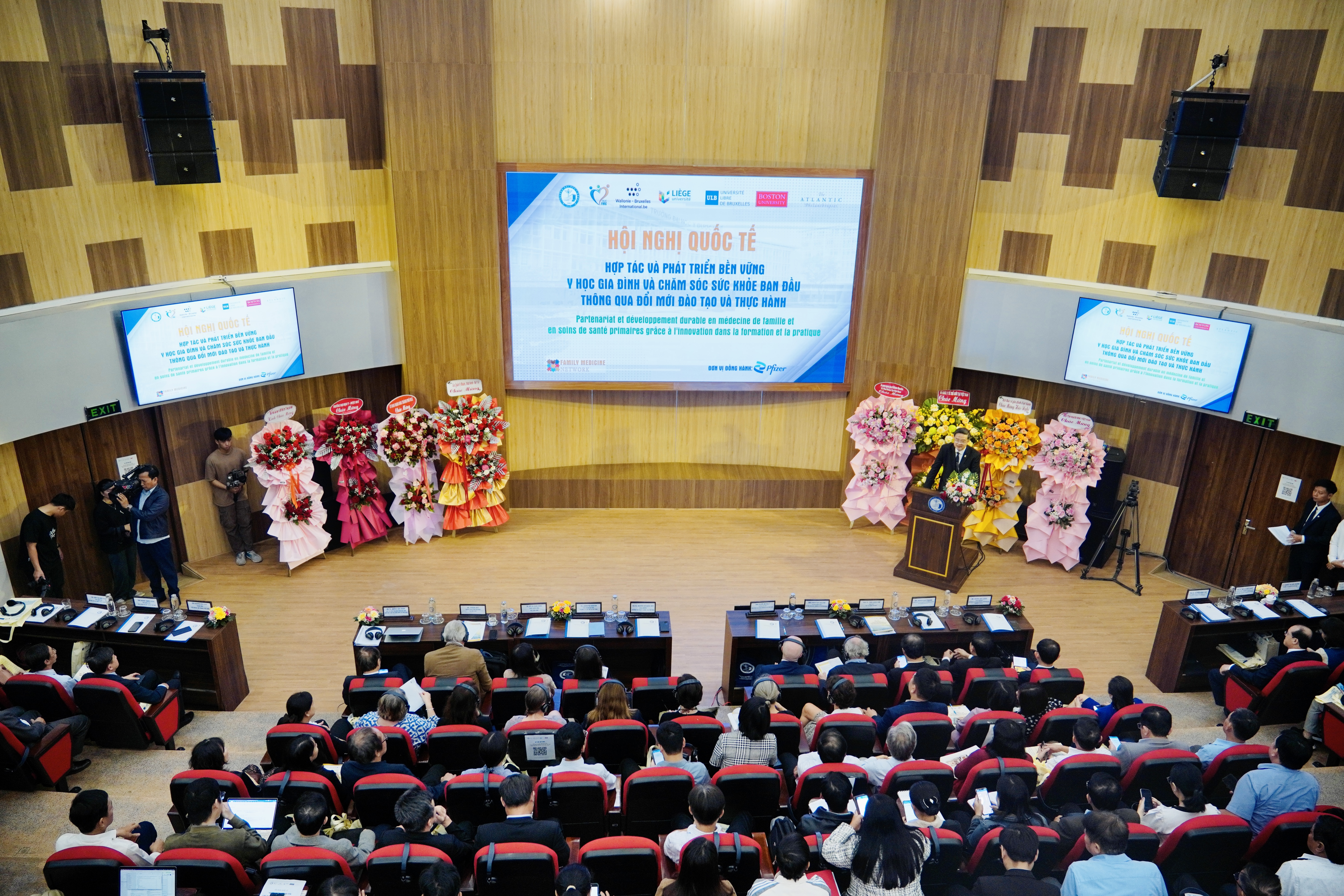 Quang cảnh hội nghị