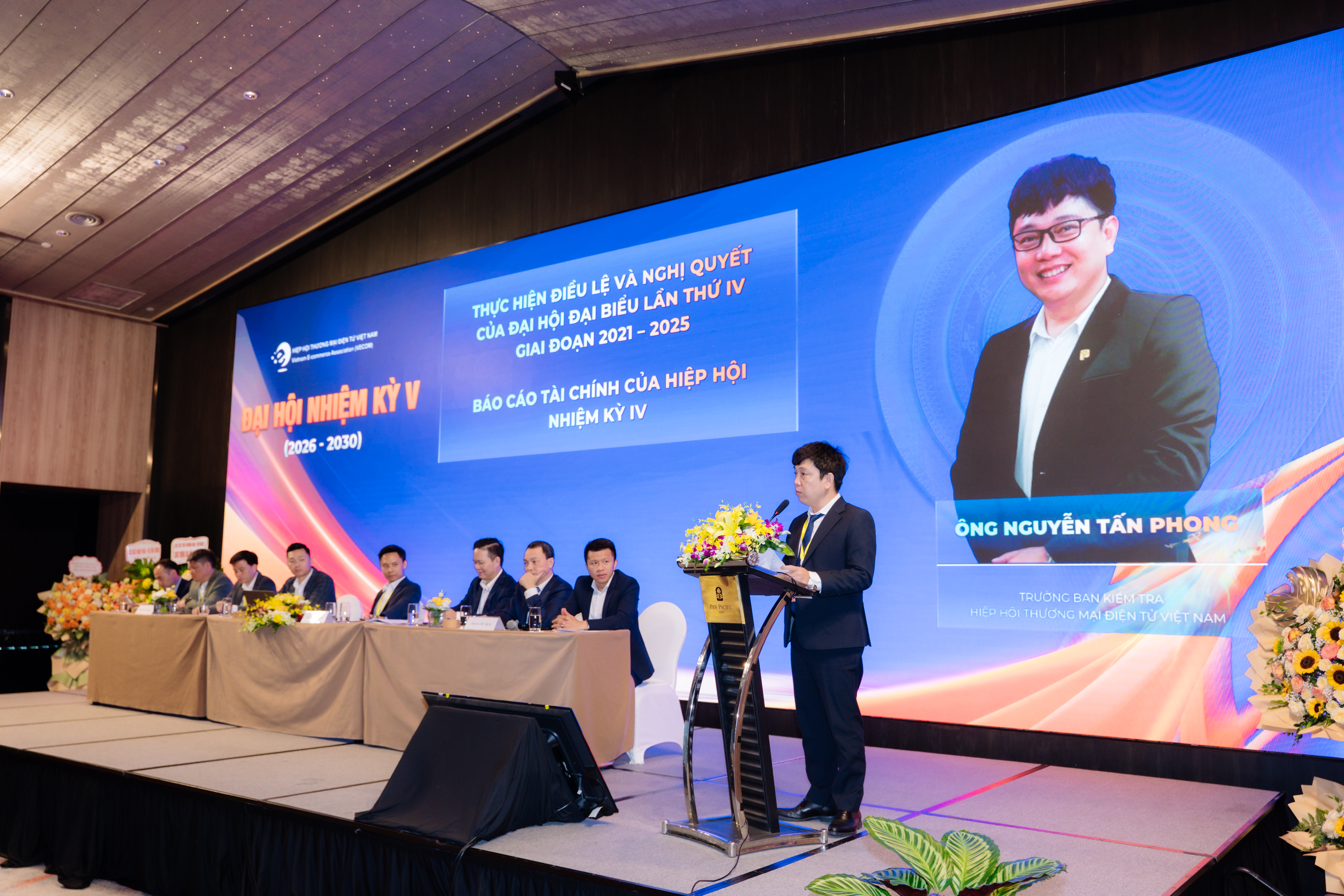 &Ocirc;ng Nguyễn Tấn Phong được bầu l&agrave;m Ph&oacute; Chủ Tịch VECOM ki&ecirc;m Trưởng Đại Diện khu vực Ph&iacute;a Nam của Hiệp Hội Thương Mại Điện Tử Việt Nam.