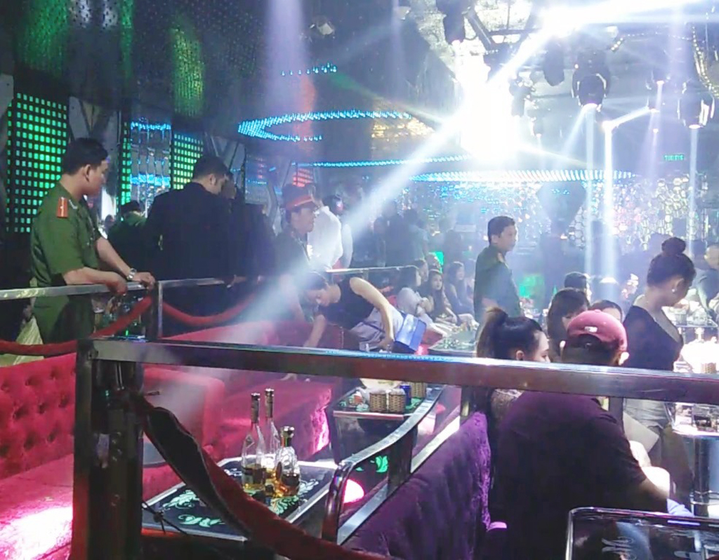 Hà Nội: Kiểm tra phòng, chống cháy nổ tại quán bar, karaoke, vũ trường