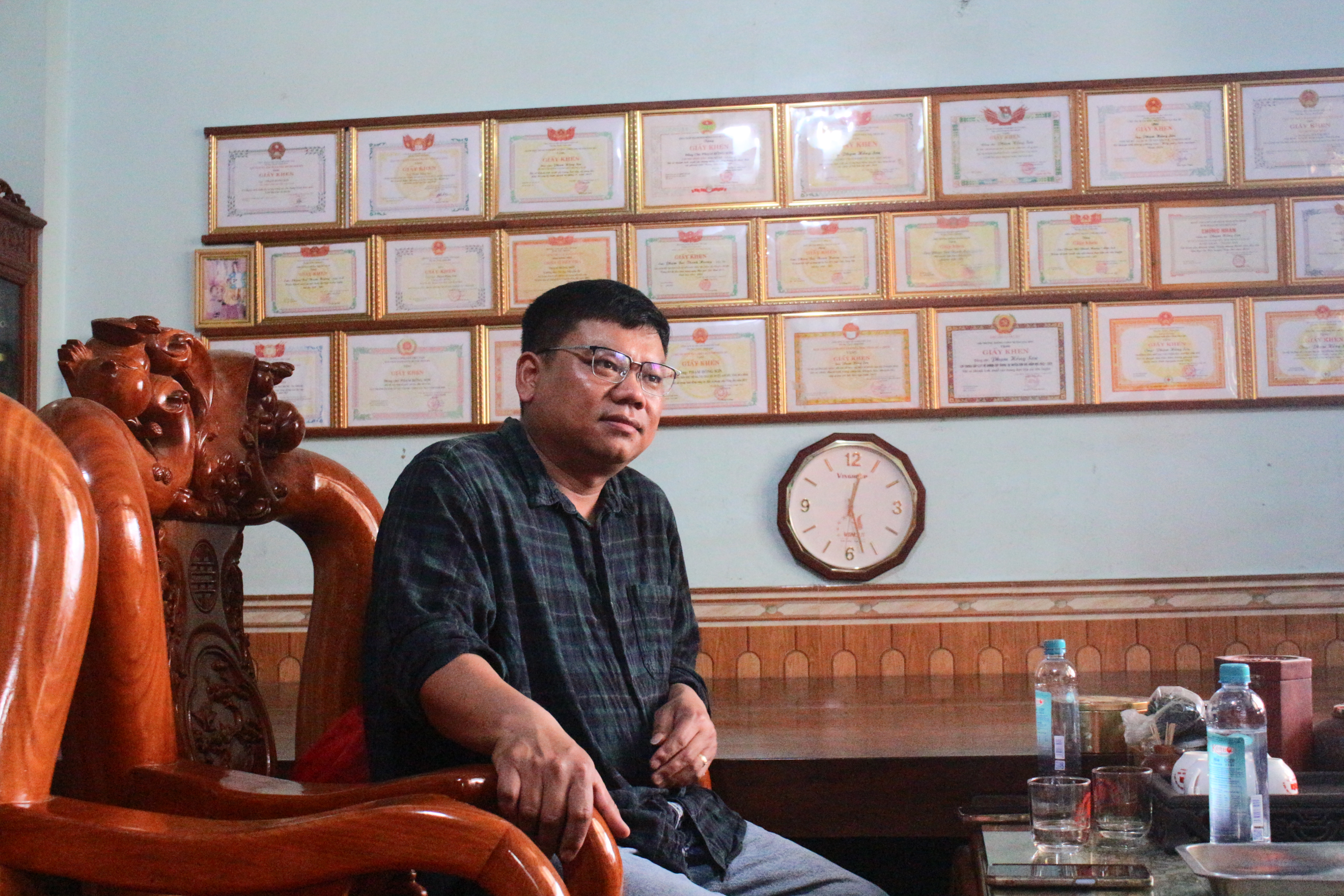 &Ocirc;ng Phạm Hồng Sơn, chủ 1 cơ sở sản xuất cơm lam c&oacute; tiếng tại Kim B&ocirc;i.