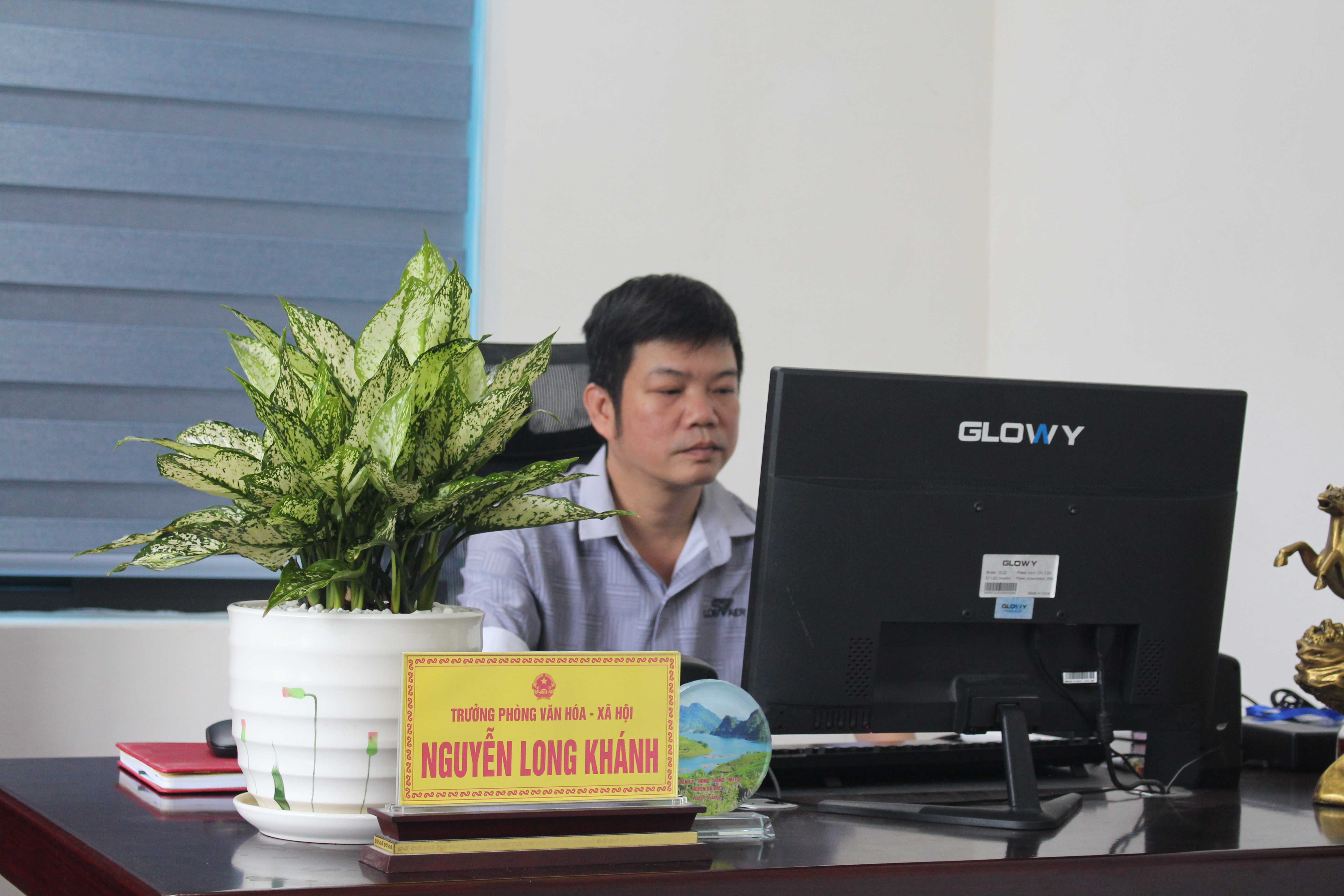 &Ocirc;ng Nguyễn Long Kh&aacute;nh, Trưởng ph&ograve;ng Văn h&oacute;a - X&atilde; hội, x&atilde; Đ&agrave; Bắc.