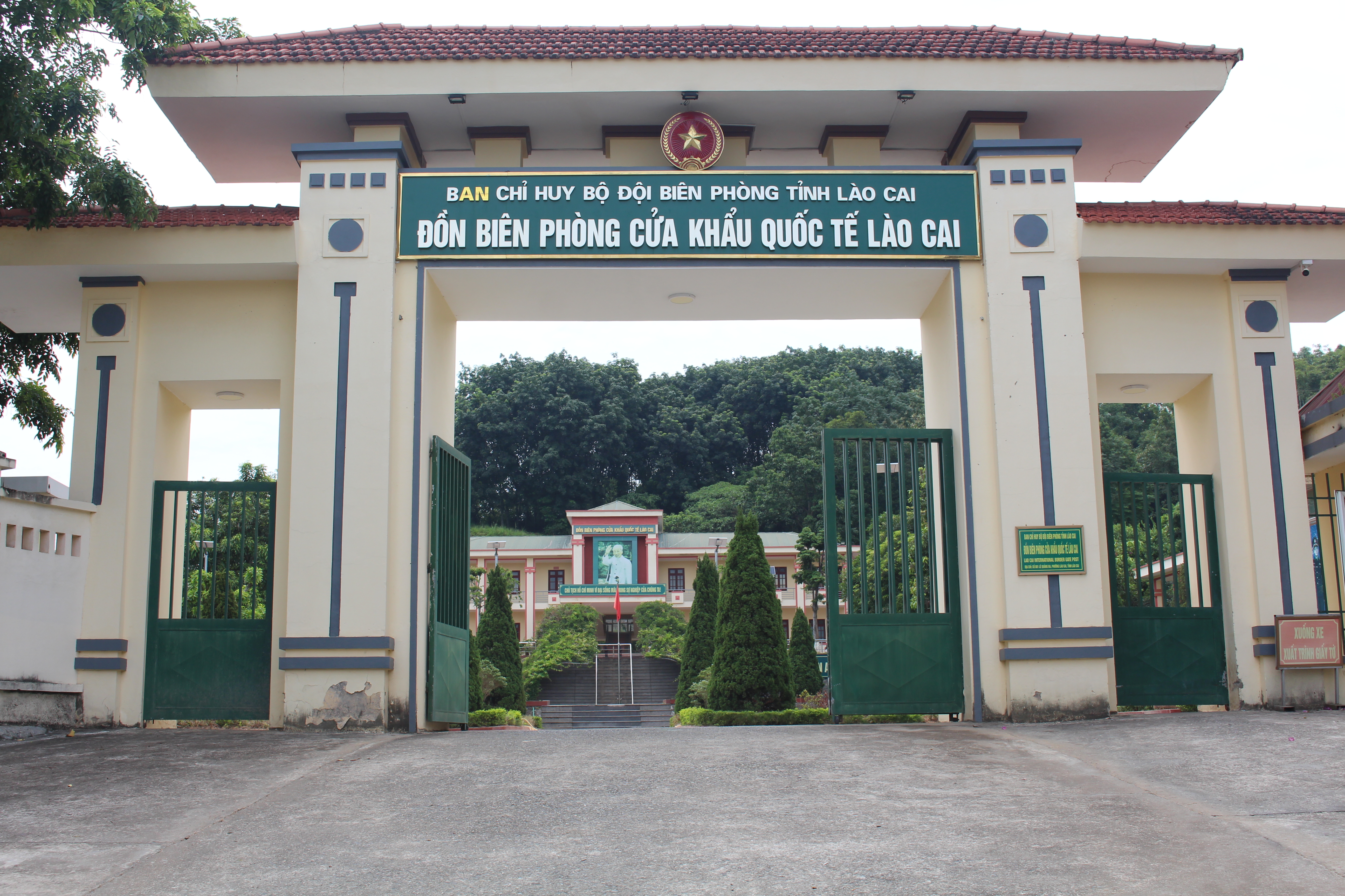 Vững biên cương, thông thương hàng hóa nơi biên mậu tỉnh Lào Cai - Ảnh 4