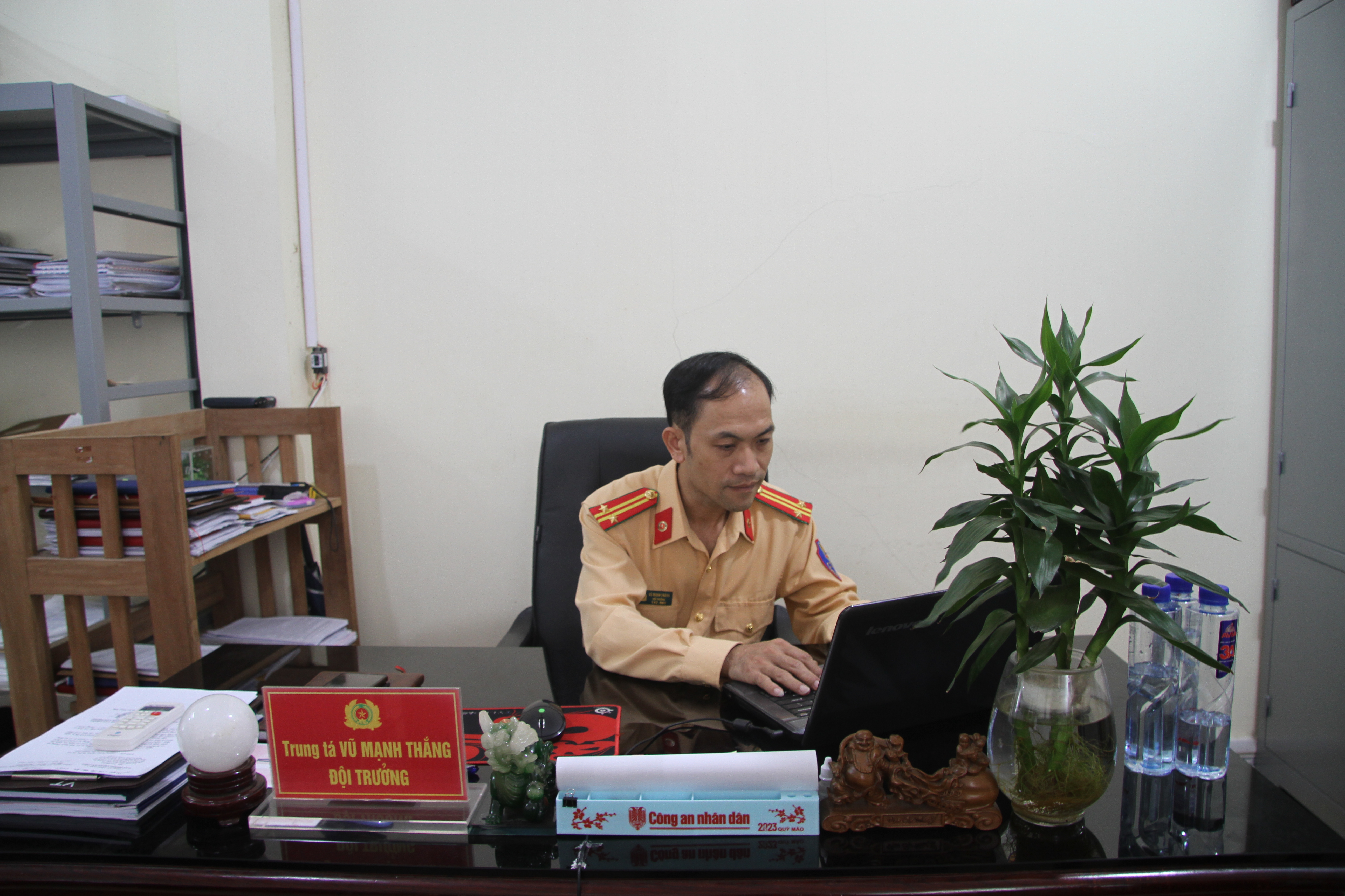 Trung tá Vũ Mạnh Thắng, Đội trưởng đội CSGT-TT Công an huyện Sông Mã