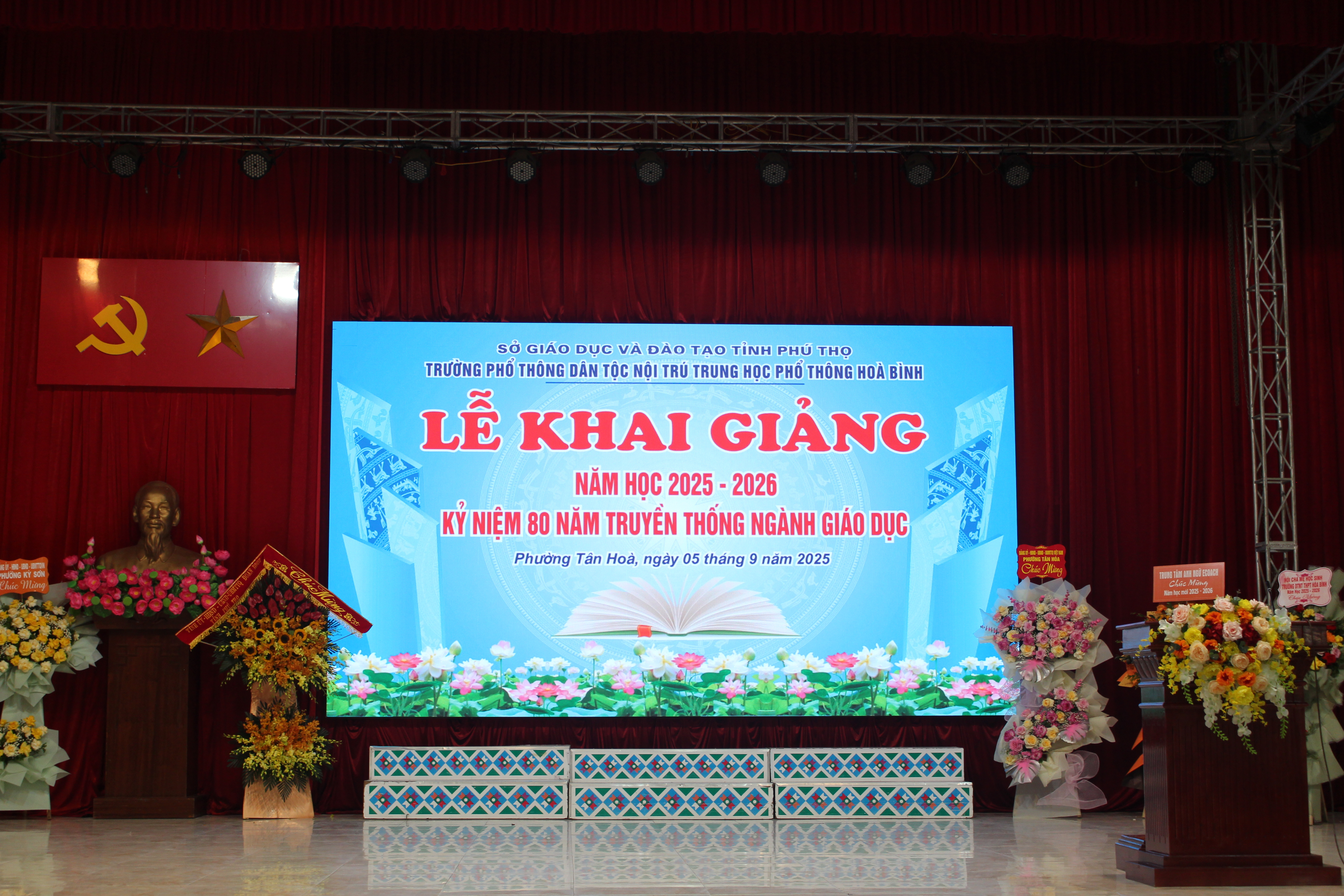Rộn r&#224;ng tiếng trống khai trường, thắp s&#225;ng kh&#225;t vọng tương lai - Ảnh 2