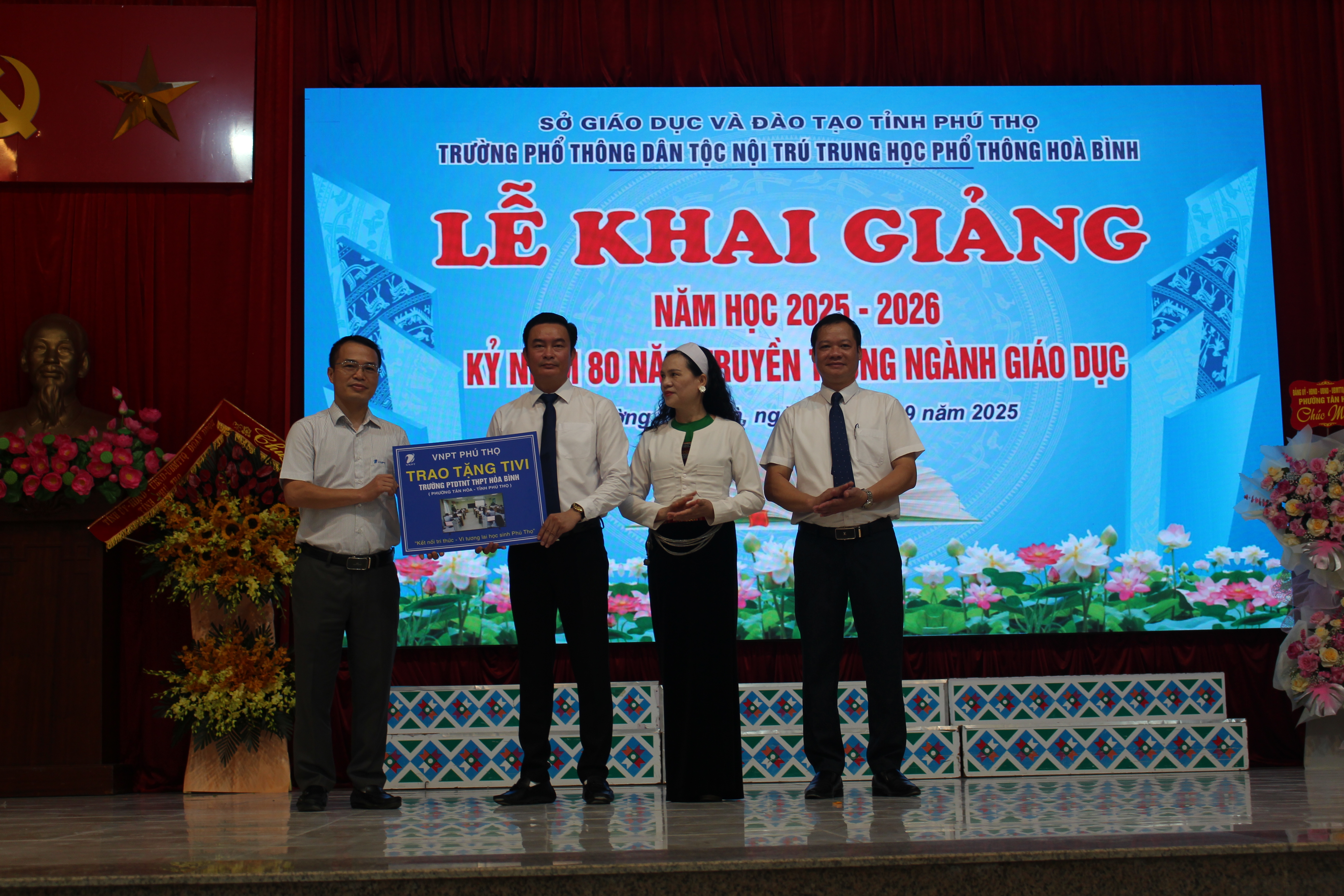 Rộn r&#224;ng tiếng trống khai trường, thắp s&#225;ng kh&#225;t vọng tương lai - Ảnh 4
