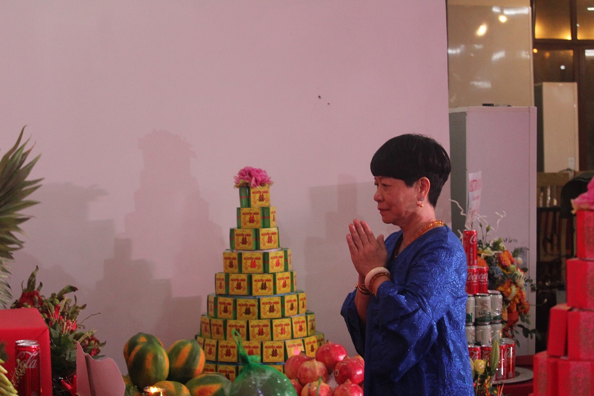 Nghệ sĩ miền Bắc kính cẩn dâng hương tưởng nhớ Tổ nghề Sân khấu - Ảnh 2