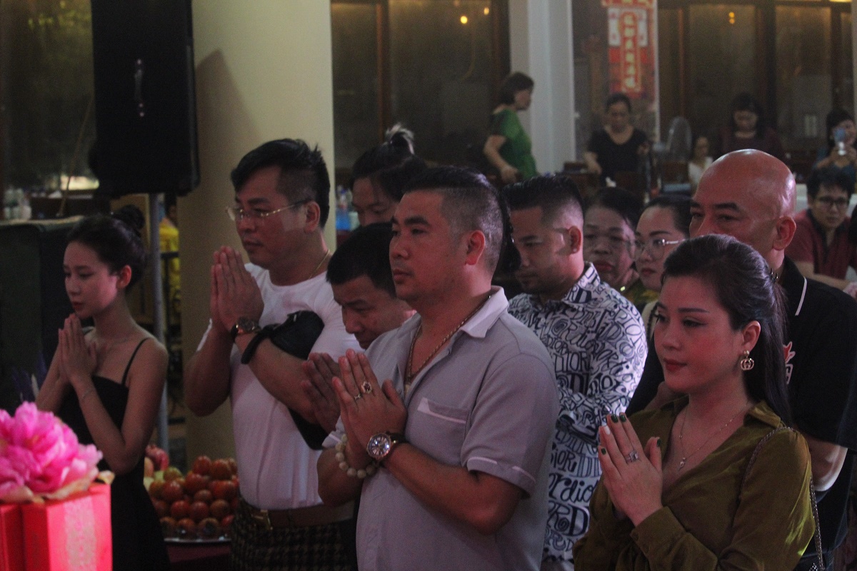 Nghệ sĩ phía Bắc hội tụ về lễ giỗ Tổ nghề sân khấu. 