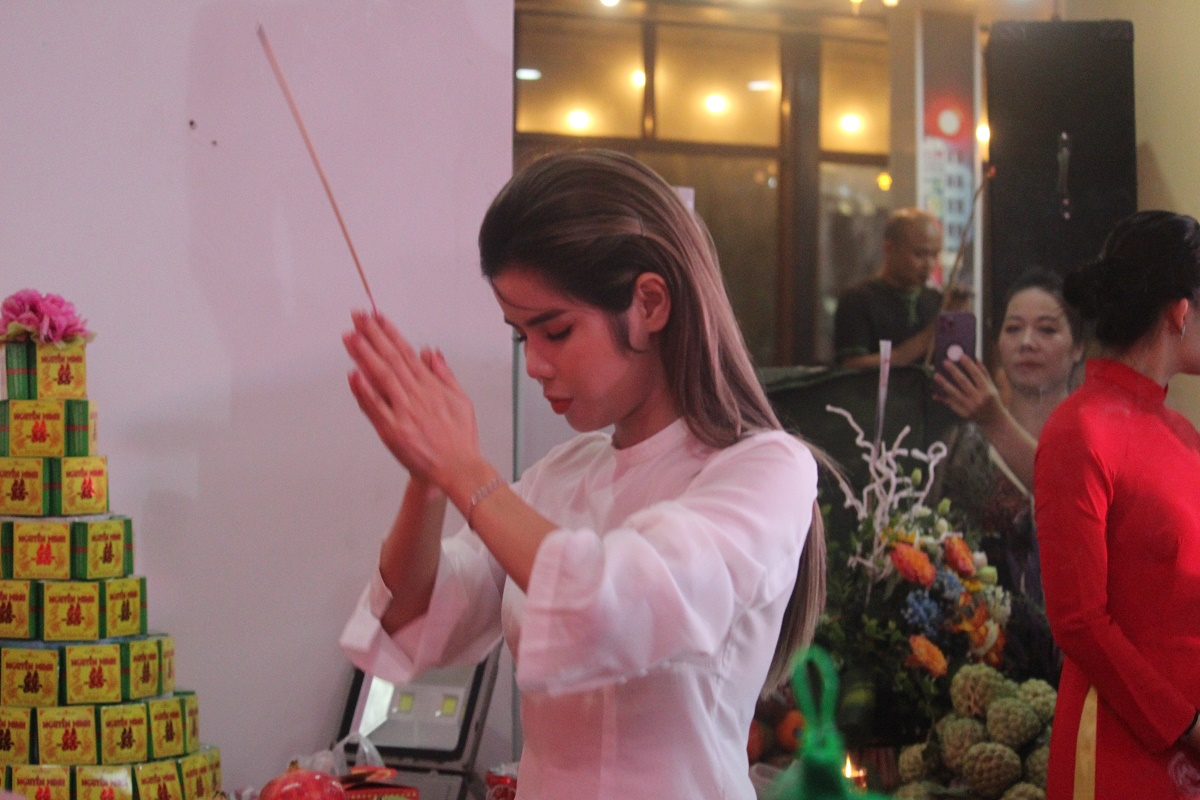 Nghệ sĩ miền Bắc kính cẩn dâng hương tưởng nhớ Tổ nghề Sân khấu - Ảnh 5