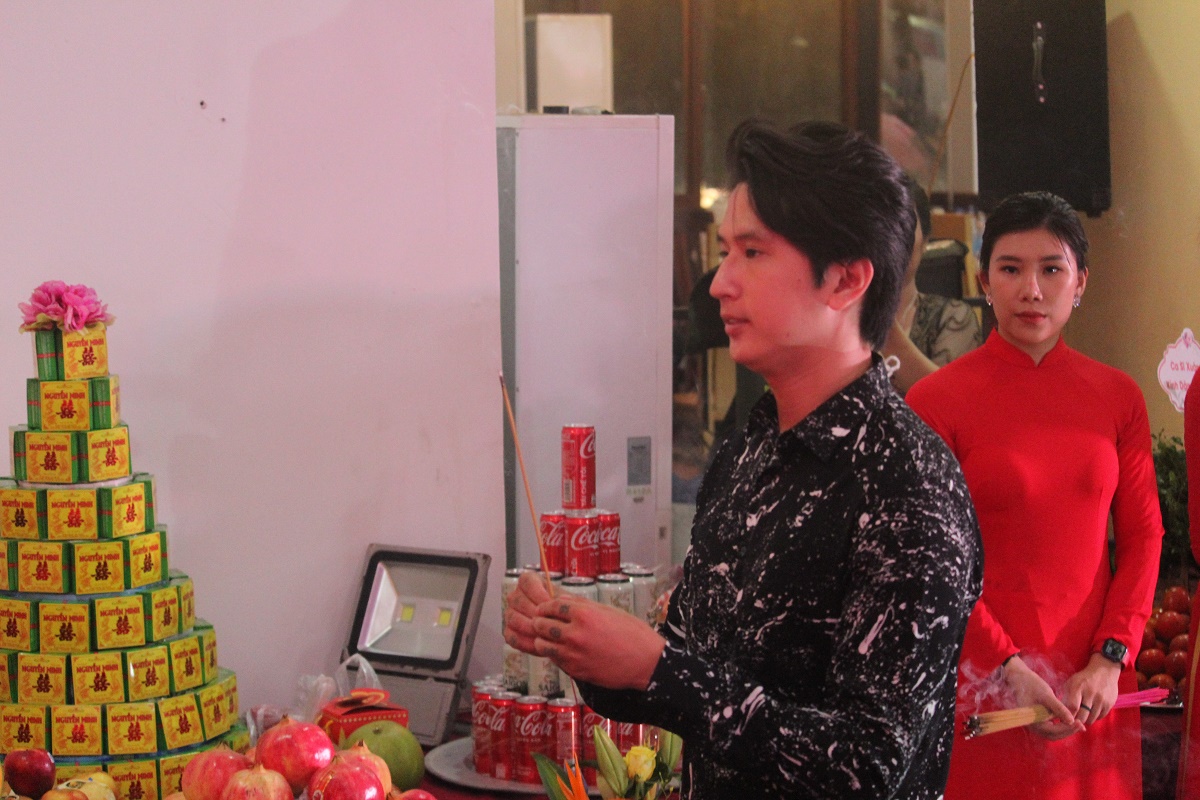 Nghệ sĩ miền Bắc kính cẩn dâng hương tưởng nhớ Tổ nghề Sân khấu - Ảnh 6