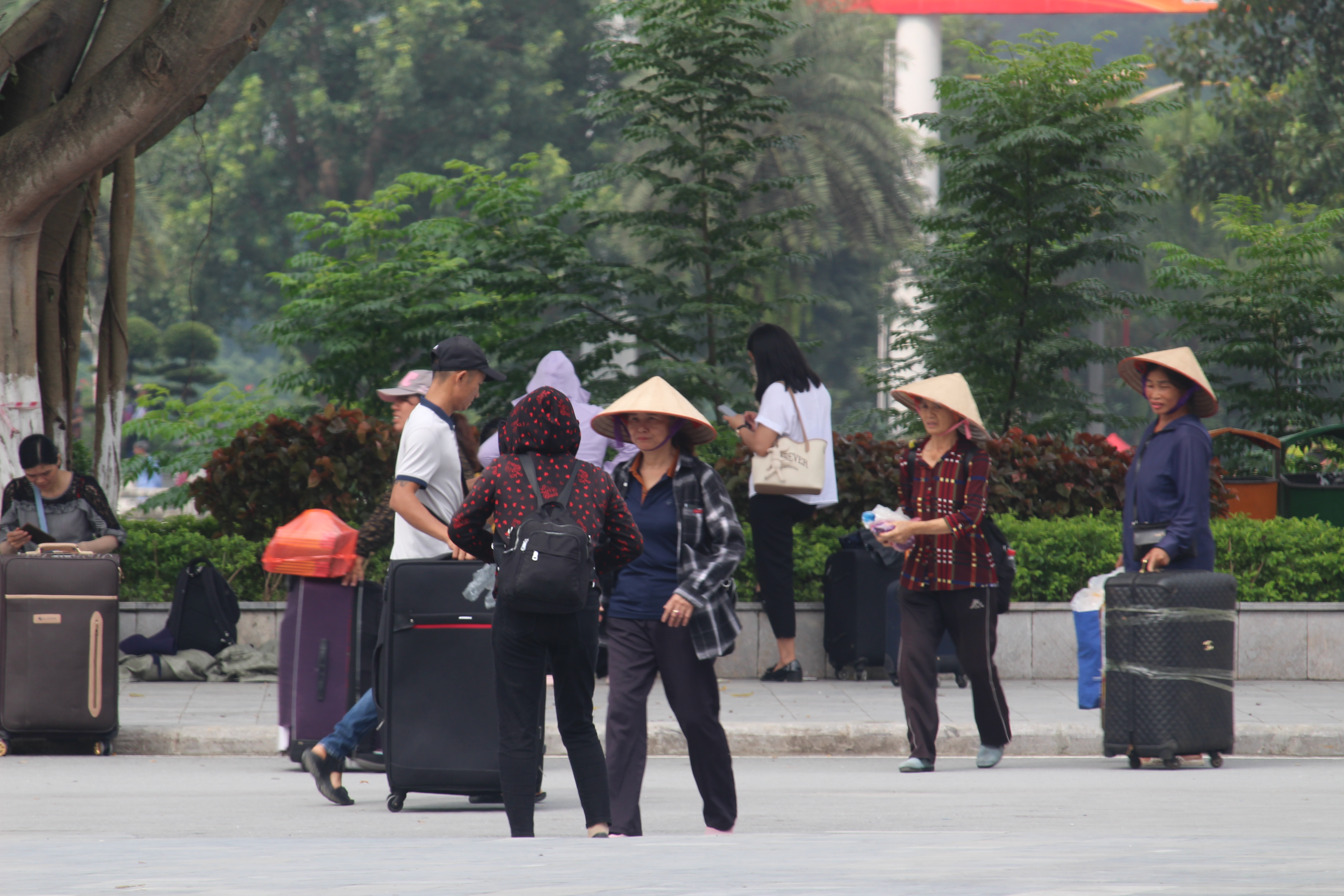 Chi Cục Hải quan cửa khẩu L&#224;o Cai: Vượt kh&#243; thực hiện tốt c&#244;ng t&#225;c hoạt động xuất nhập khẩu - Ảnh 2