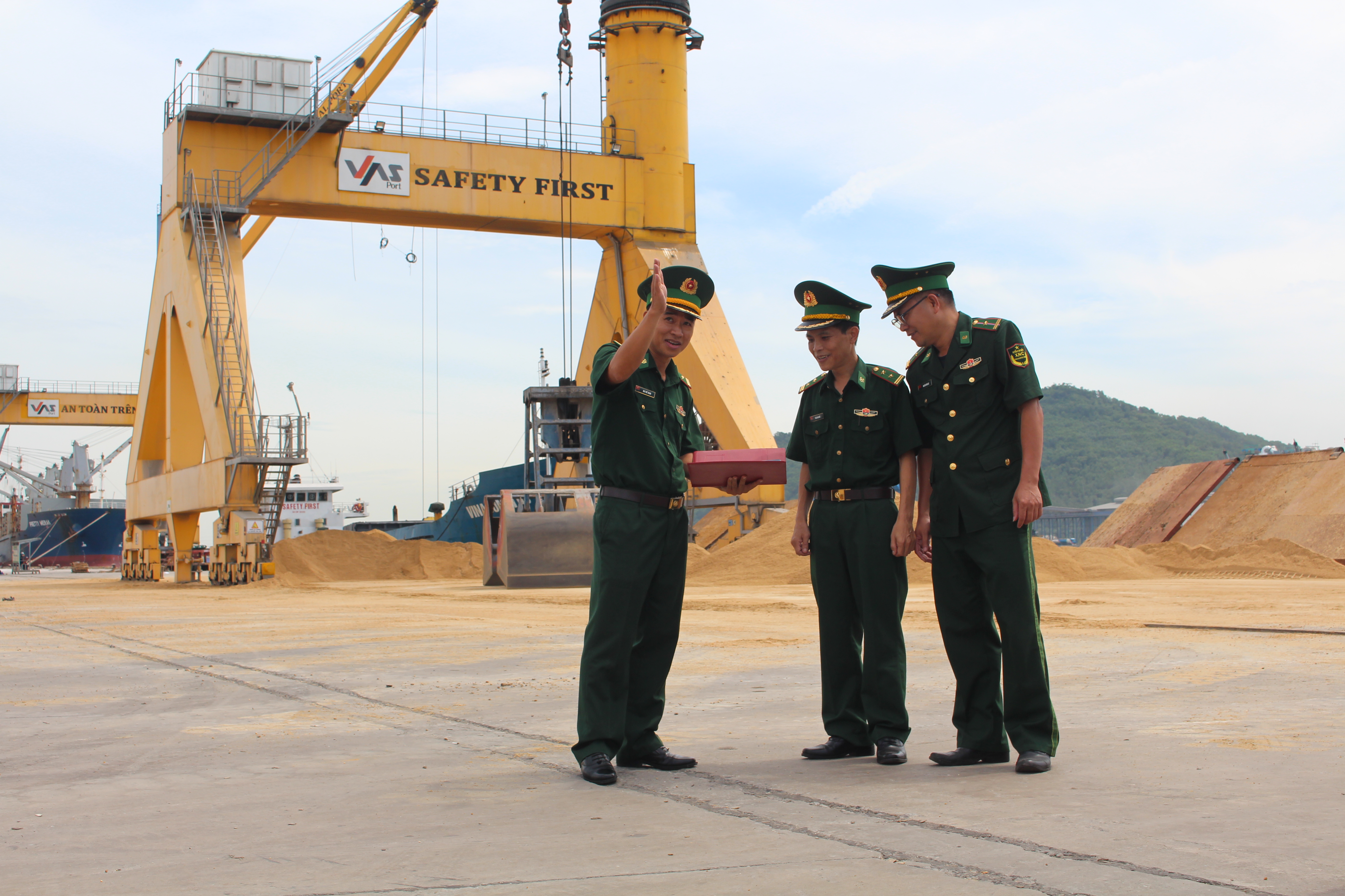 Nghi Sơn, Thanh H&#243;a: Tăng cường thực hiện ph&#242;ng, chống khai th&#225;c IUU - Ảnh 6