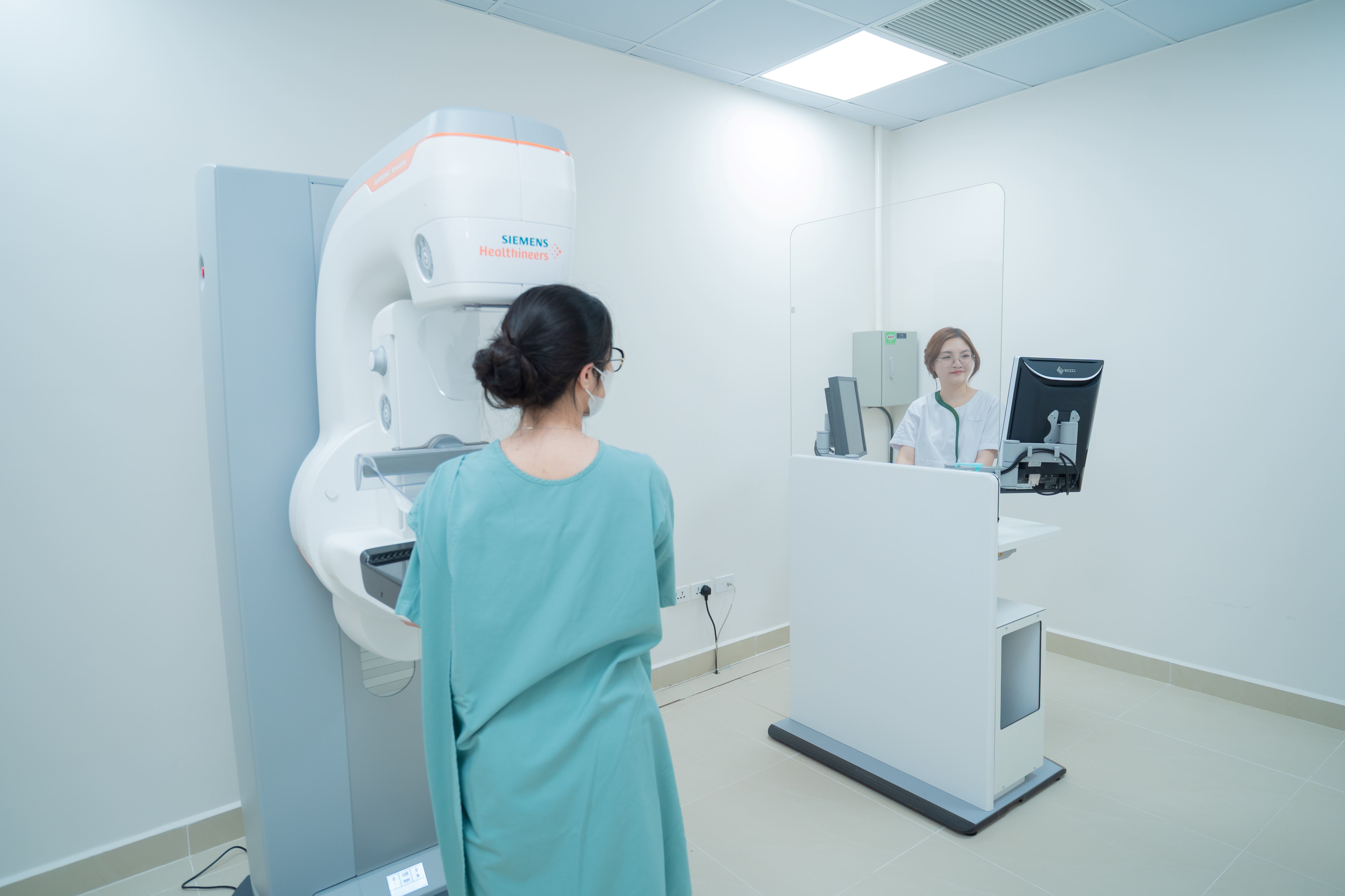 Hệ thống chụp nhũ ảnh MAMMOMAT Revelation thế hệ mới vừa ch&iacute;nh thức đưa v&agrave;o vận h&agrave;nh tại Bệnh viện Vinmec Ocean Park 2.