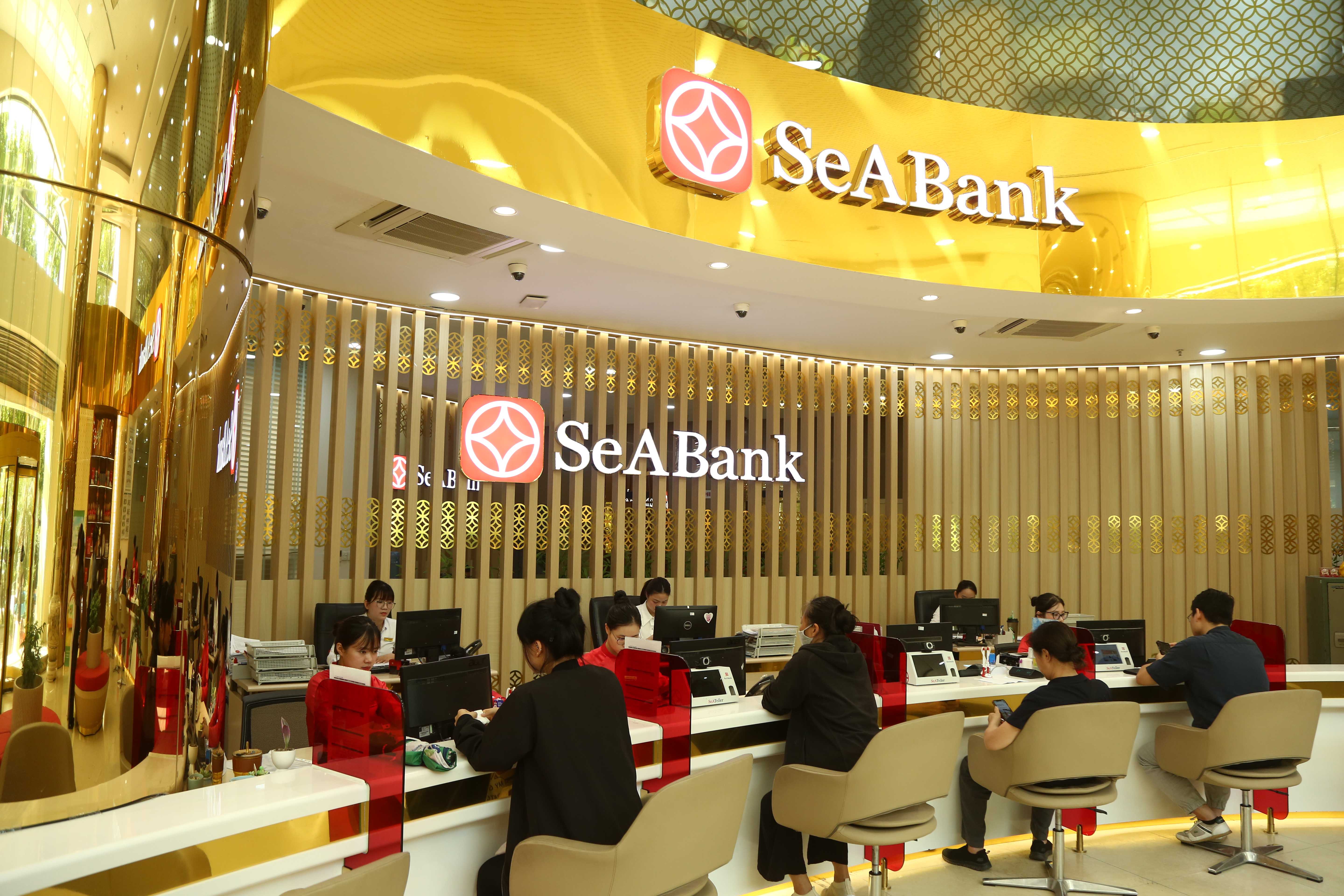 Tổng tài sản SeABank tăng hơn 4,6 lần, đóng góp gần 5.300 tỷ đồng ngân sách trong 5 năm - Ảnh 1