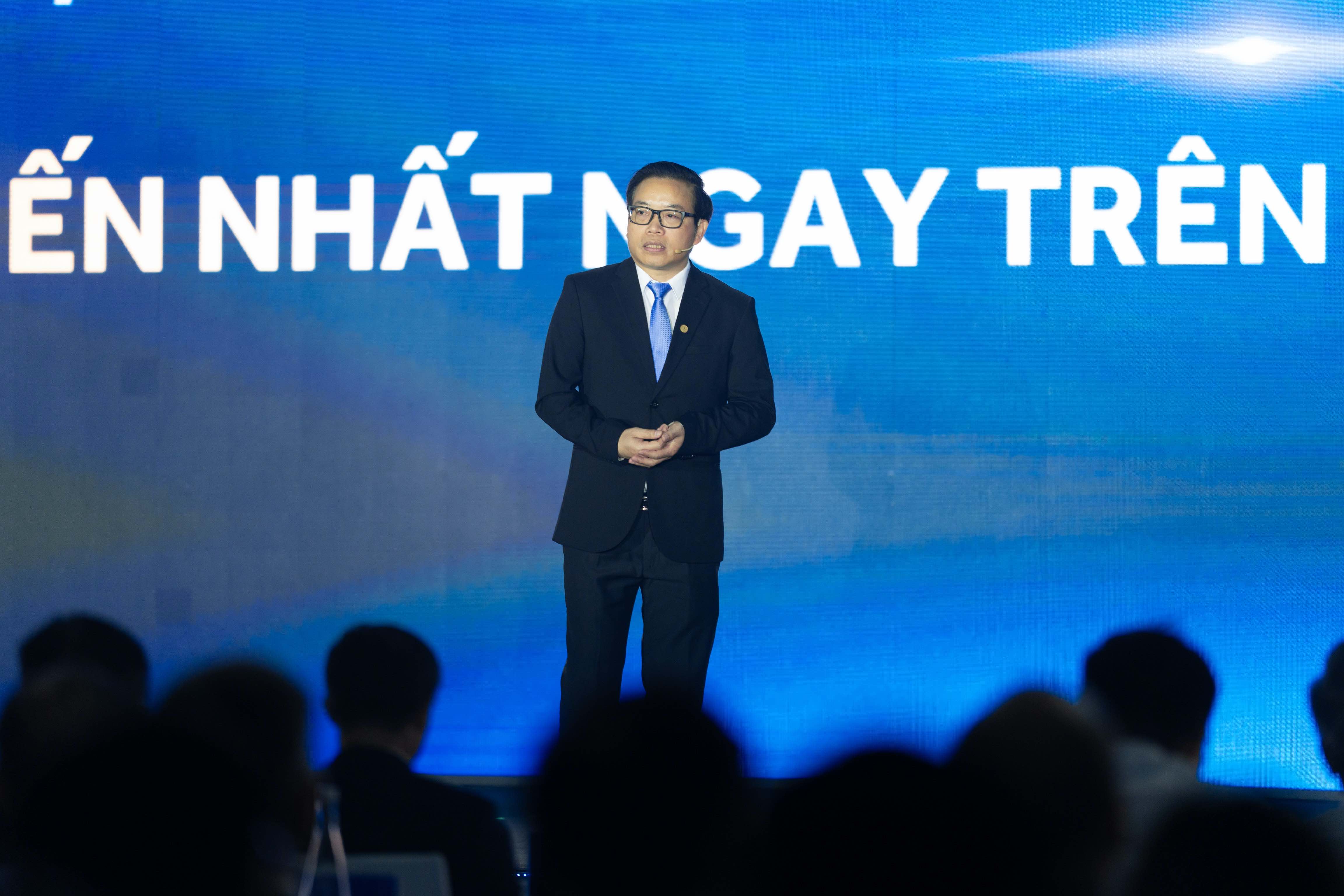GS.TS.BS Trần Trung Dũng - Tổng Gi&aacute;m đốc Hệ thống Y tế Vinmec - chia sẻ về tầm nh&igrave;n chiến lược ph&aacute;t triển phẫu thuật robot tại Vinmec.
