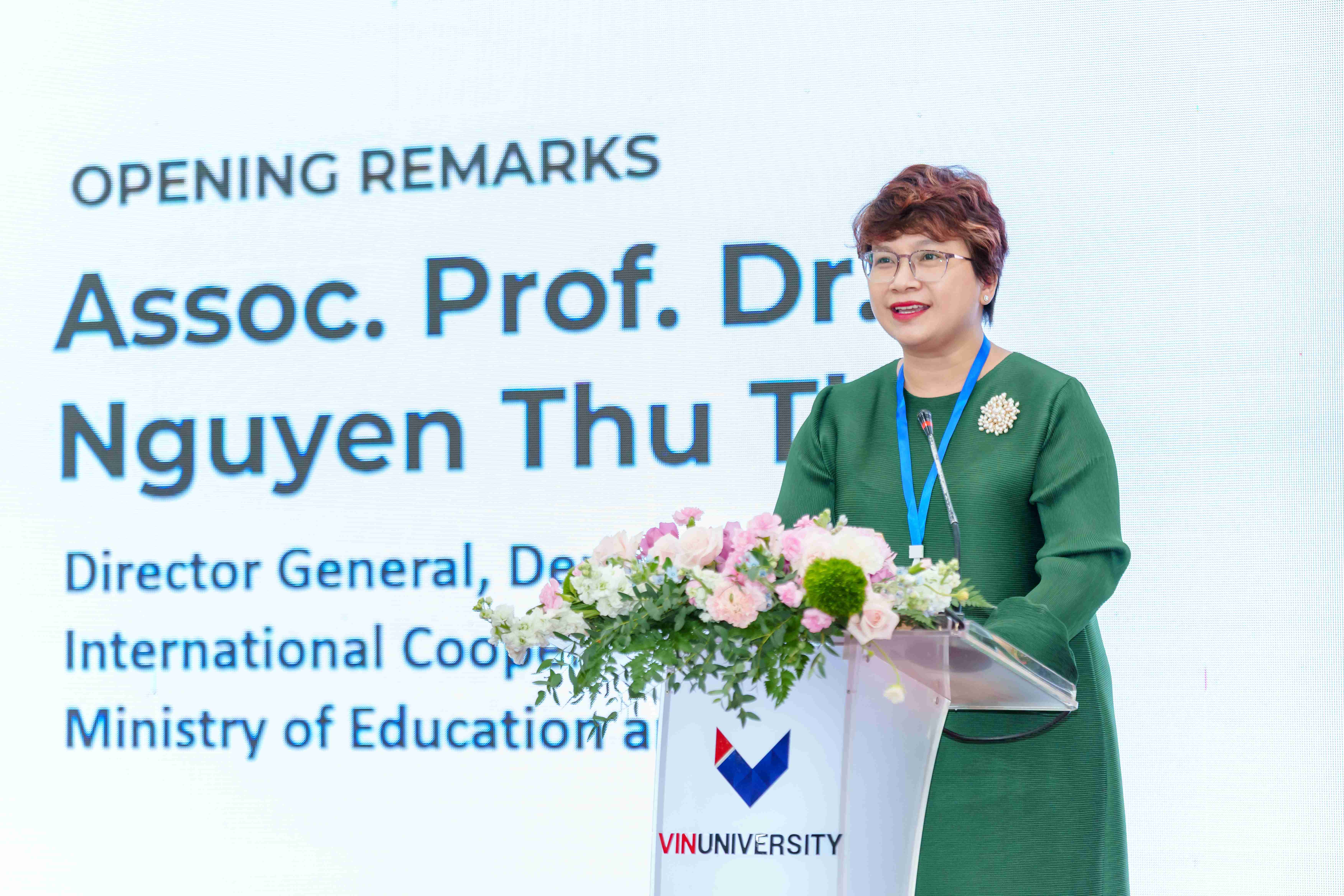 B&agrave; Nguyễn Thu Thủy, Cục trưởng Cục Hợp t&aacute;c quốc tế, Bộ GD-ĐT ph&aacute;t biểu định hướng về n&acirc;ng cao vị thế thực chất của gi&aacute;o dục đại học Việt Nam tr&ecirc;n thế giới.