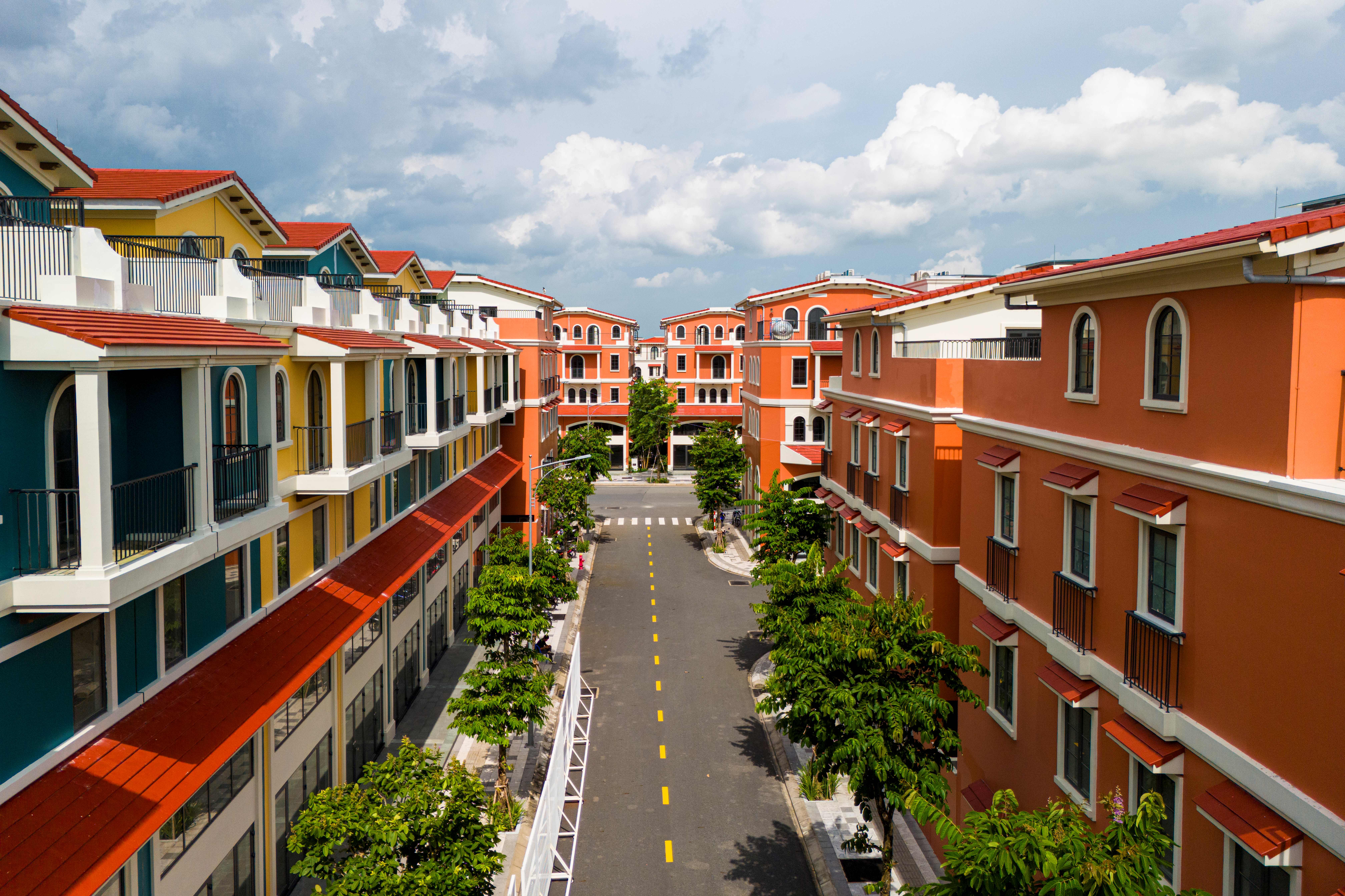 D&atilde;y Shophouse tại Khu d&acirc;n cư Phước Thọ (Ảnh: Th&agrave;nh Sơn)