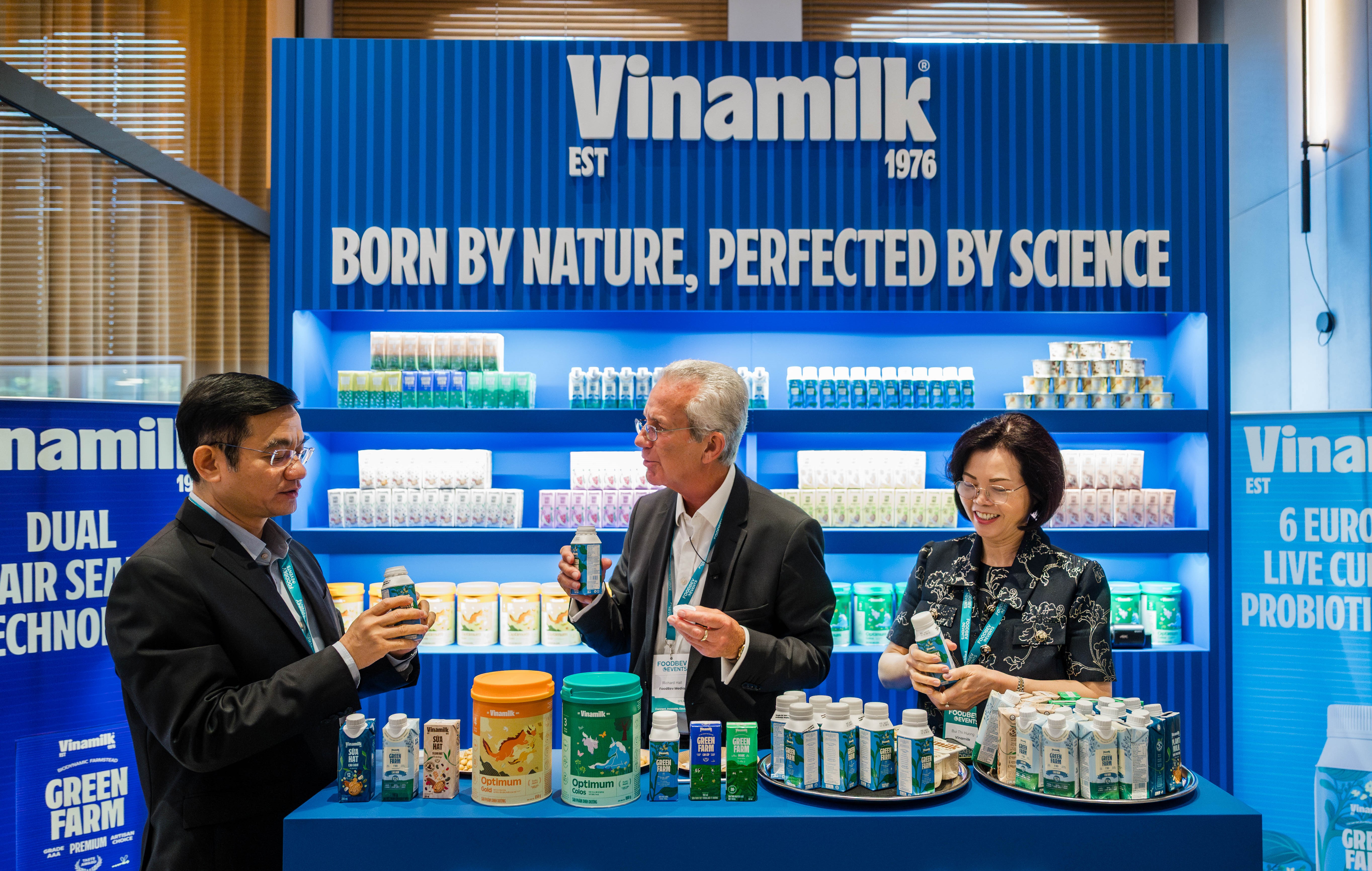 Vinamilk kỷ niệm cột mốc ’50 năm phụng sự khát vọng Việt’, vinh dự đón nhận danh hiệu Anh hùng Lao động lần thứ hai - Ảnh 3