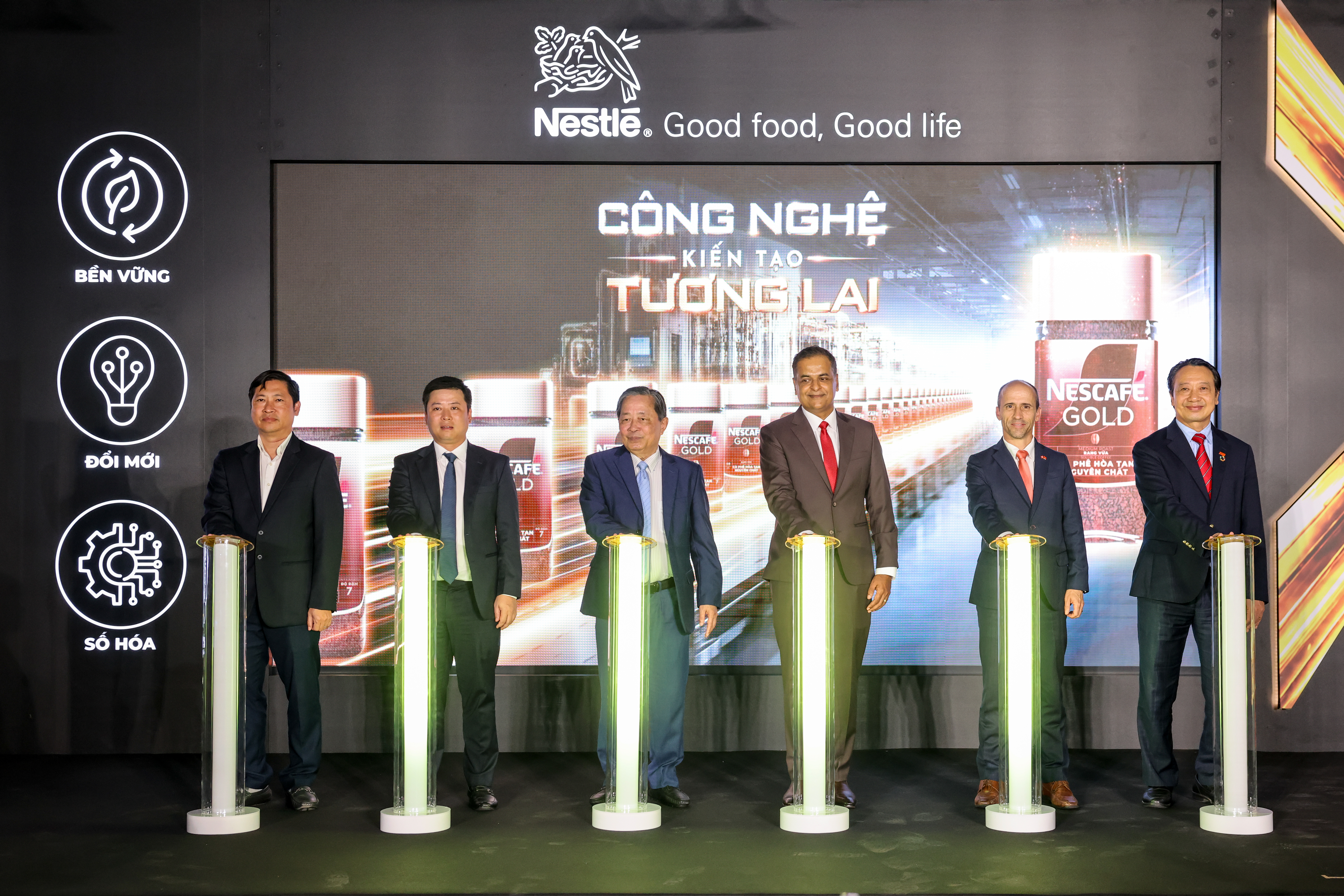 Nestlé Việt Nam chính thức đưa vào vận hành Dây chuyền đóng gói cà phê hòa tan trong hũ thủy tinh (Jar Line) tại Nhà máy Nestlé Trị An, thành phố Đồng Nai (2)