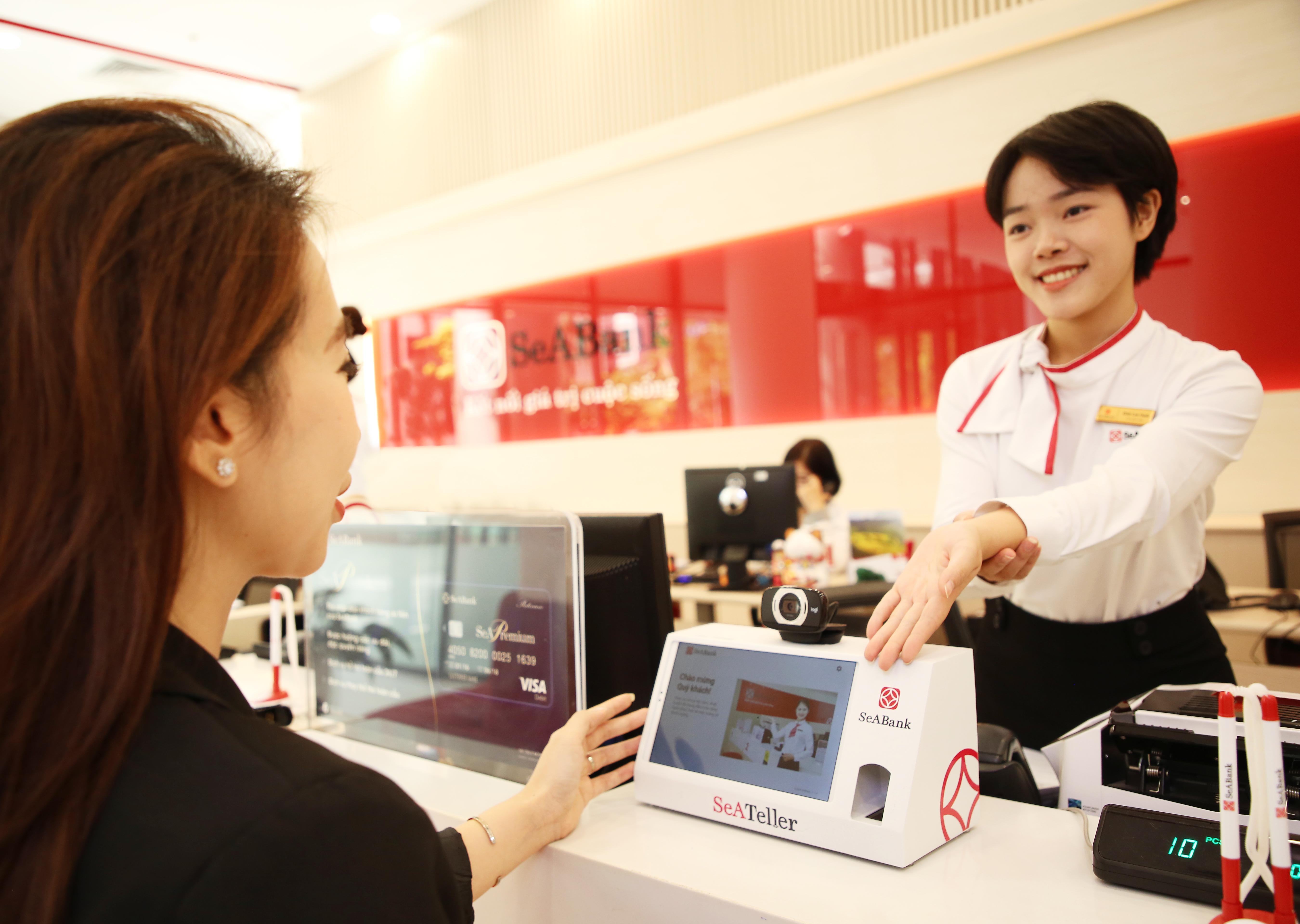 Phần mềm hỗ trợ quầy SeATeller gi&uacute;p SeABank tự động h&oacute;a quy tr&igrave;nh giao dịch. &nbsp;