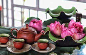 Trà sen và món ngon ngày Tết: Sự kết hợp hoàn hảo cho hương vị trọn vẹn