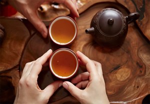 5 nghi thức tinh tế trên bàn trà  
