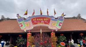 Rộn ràng Lễ hội khai bút đầu năm Xuân Ất Tỵ 2025 
