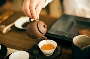 Nghệ thuật pha trà Việt Nam: Bí quyết giữ trọn hương vị và tinh thần trà đạo