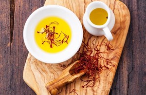 Vàng đỏ xứ Ba Tư: Khám phá thế giới trà Saffron
