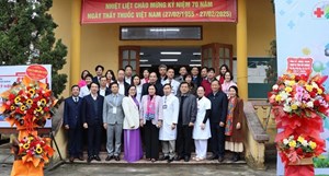 Lãnh đạo tỉnh Hải Dương thăm và chúc mừng Trung tâm Y tế huyện Cẩm Giàng nhân ngày Thầy thuốc Việt Nam