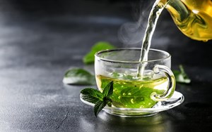 5 loại trà giúp giảm triệu chứng đau họng nghẹt mũi do dị ứng