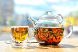 Nghệ thuật pha trà: Truyền thống đối đầu hiện đại