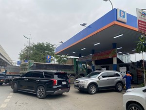 Tác động dây chuyền từ giá xăng dầu tới thị trường ô tô