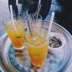 Sức hút bền bỉ của trà chanh vỉa hè giữa cơn sốt trà sữa