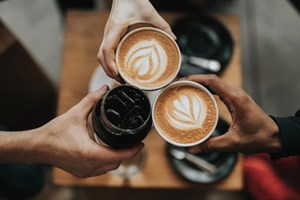 Thị trường đồ uống Việt Nam: Xu hướng bình dân hóa và sự trỗi dậy của thế hệ Z
