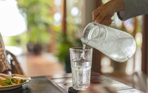 Vì sao ngày càng nhiều người trẻ thích đồ uống có ga nhẹ, ít calo?