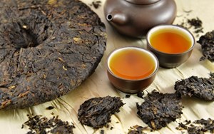 Đốm trắng trên bánh trà – Dấu hiệu của quá trình lên men tự nhiên