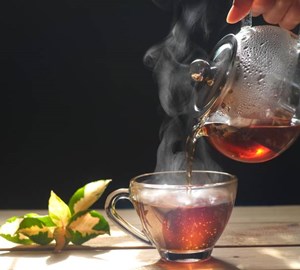  Lợi ích của trà và nước đối với cơ thể: Nên uống loại nào tốt hơn?