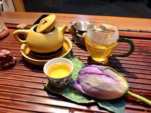 Theo chân mùa sen, khám phá nghệ thuật ướp trà truyền thống