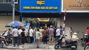 Xếp hàng mua vàng: Cơn sốt truyền thống hay hiệu ứng FOMO?