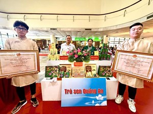 Trà sen Quảng An nhận bằng công nhận làng nghề truyền thống năm 2024
