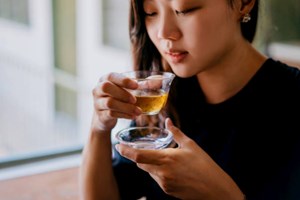 Tại sao người trẻ nên uống trà mỗi ngày?: 5 lợi ích bạn sẽ bất ngờ