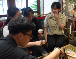 Uống trà tại văn phòng – Bí quyết đơn giản giúp dân công sở khỏe mạnh mỗi ngày