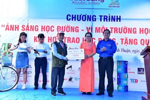 “Ánh sáng học đường – Vì môi trường học tập tốt” tạo động lực nâng bước em đến trường