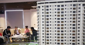 Người trẻ tìm cơ hội mua nhà giữa lúc thị trường biến động