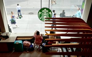 “Back to Starbucks”: Chiến lược tái định vị thương hiệu giữa làn sóng rời đi